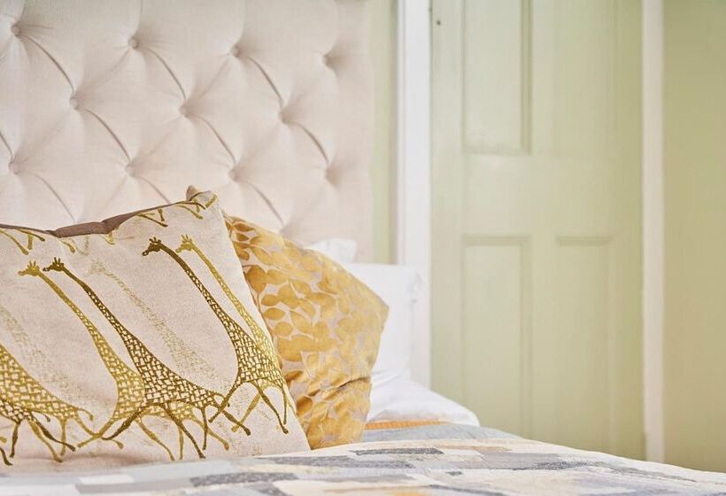 Greenswood House   Bohemian Victorian Family Home With Hot Tub Close To Harbour