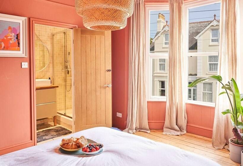 Greenswood House   Bohemian Victorian Family Home With Hot Tub Close To Harbour