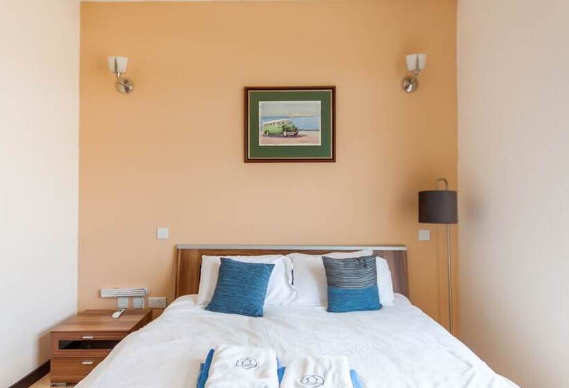 Harbour Views Gozitan Villa Shared Pool Happy Rentals