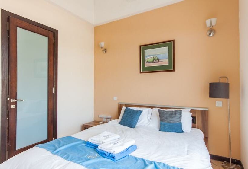 Harbour Views Gozitan Villa Shared Pool Happy Rentals