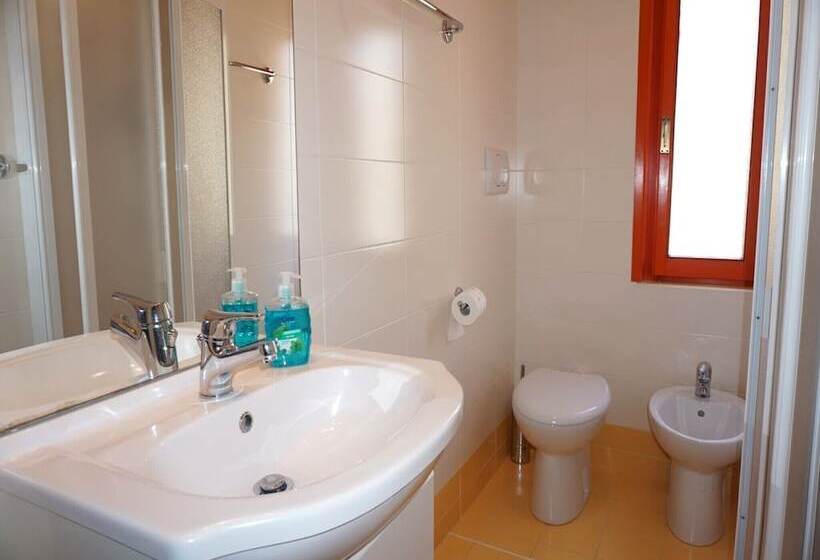 Refurbished Flat For 4 In Porto Santa Margherita