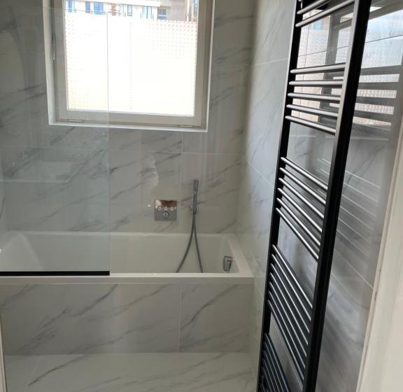 Appartement Place Léopold 1er à La Panne à 100m De La Plage