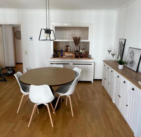 Appartement Place Léopold 1er à La Panne à 100m De La Plage