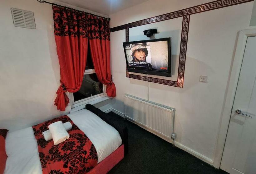 A!s Setup For Your Most Amazing Relaxed Stay + Free Parking + Free Fast Wifi