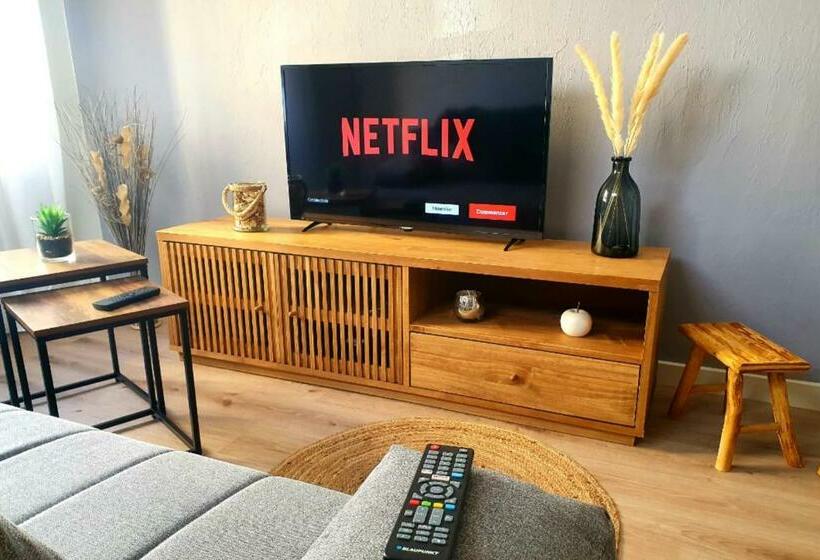 Charming T2 Equipped 1min Walk To Beaches