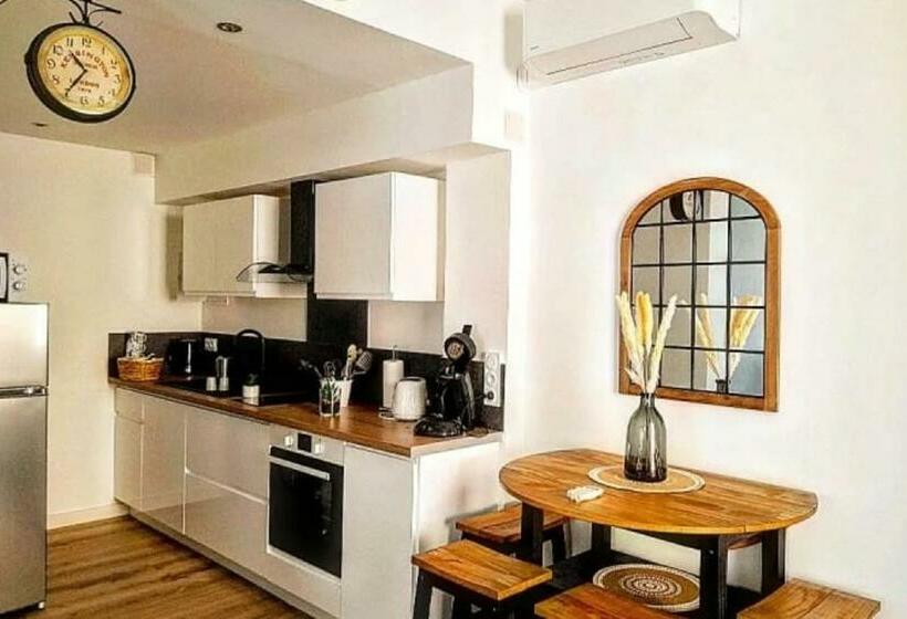 Charming T2 Equipped 1min Walk To Beaches