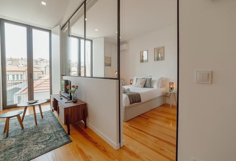 Courtyard Oporto Design Apartments By Vacationy