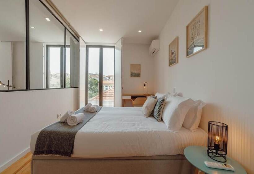 Courtyard Oporto Design Apartments By Vacationy