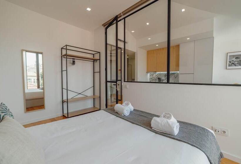 Courtyard Oporto Design Apartments By Vacationy
