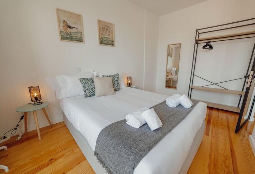 Courtyard Oporto Design Apartments By Vacationy