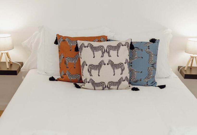 Courtyard Oporto Design Apartments By Vacationy