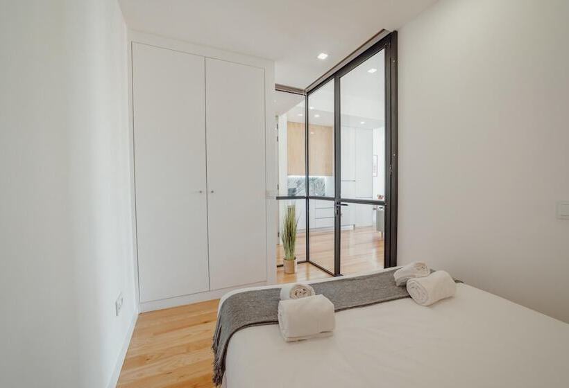 Courtyard Oporto Design Apartments By Vacationy