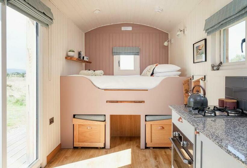 Highland Shepherd Huts