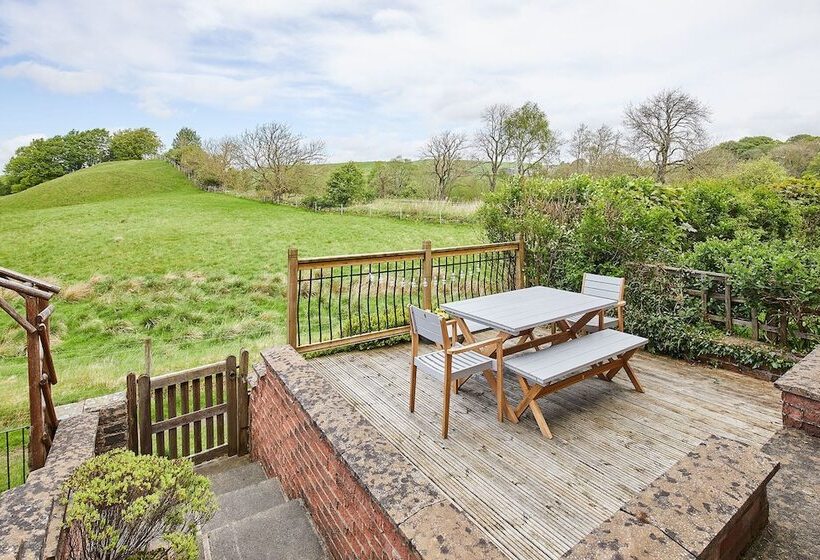 Host Stay Ramblers Rest Cottage