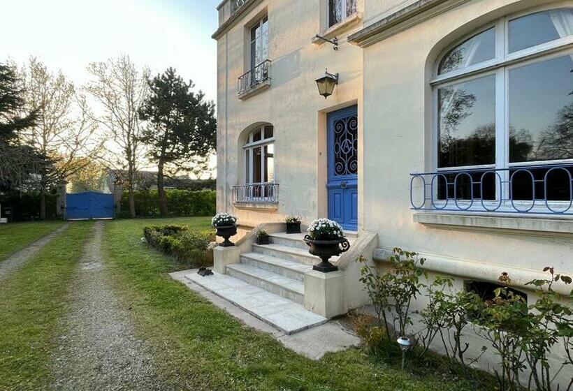 L Ile Des Iris à 200 M De La Plage