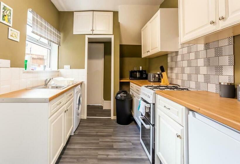 Luke Stays   Saint Aidans Street