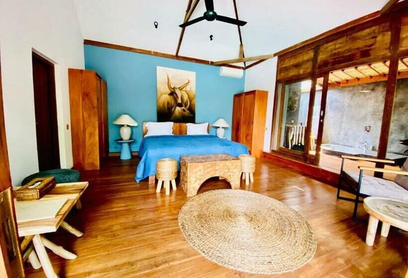 Luxury 5 Bedrooms Villa With Private Pool   Canggu