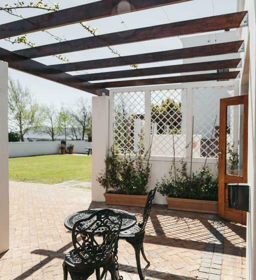 Mitre S Edge Vineyard Studio