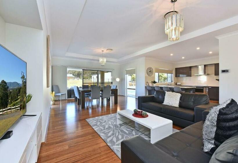 Nova Country Homestead