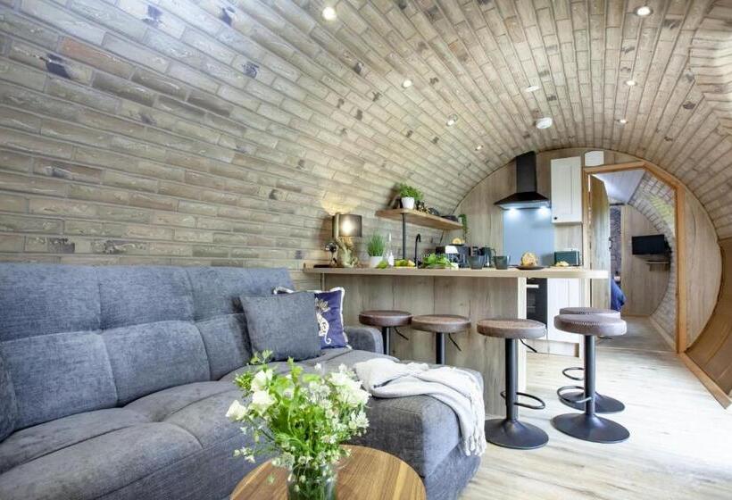 Quackers, The Little Burrow, Nr Wells