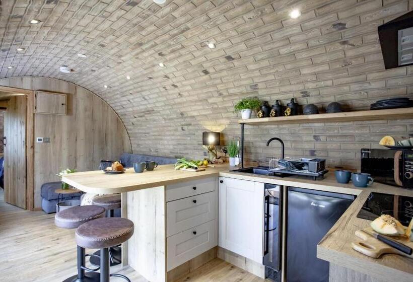 Quackers, The Little Burrow, Nr Wells