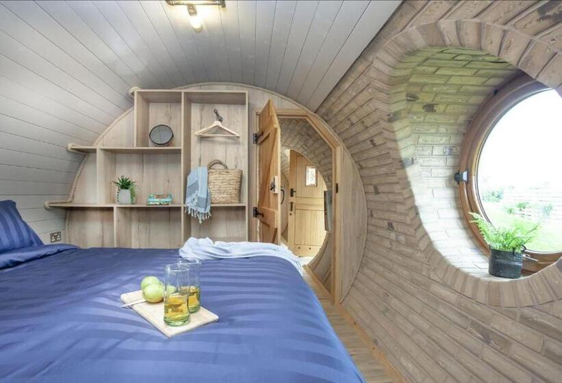 Quackers, The Little Burrow, Nr Wells