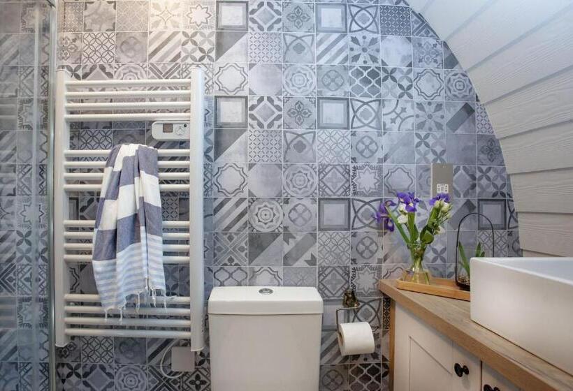 Quackers, The Little Burrow, Nr Wells