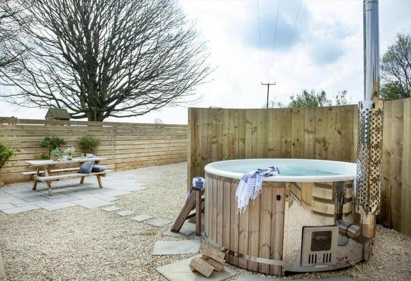 Quackers, The Little Burrow, Nr Wells