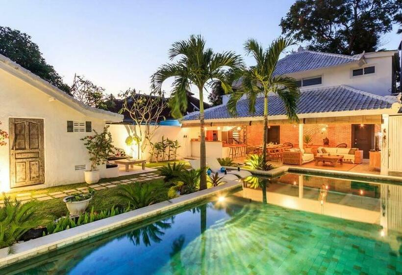 Villa Madura Dream 3bdrs Central Seminyak
