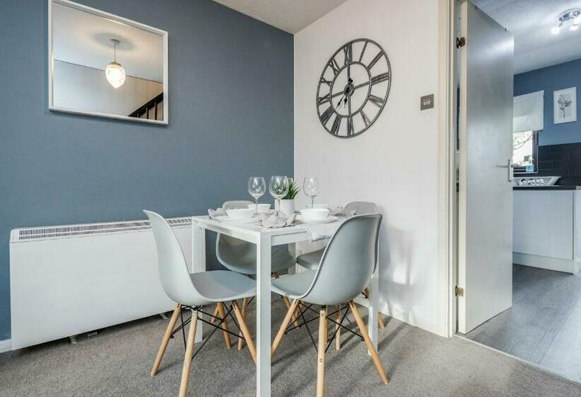 ✪ Charming ✪ 2 Bed House With Garden & Parking ✪ Perfect Location ✪ Greater London ✪ Woodford/enfiel