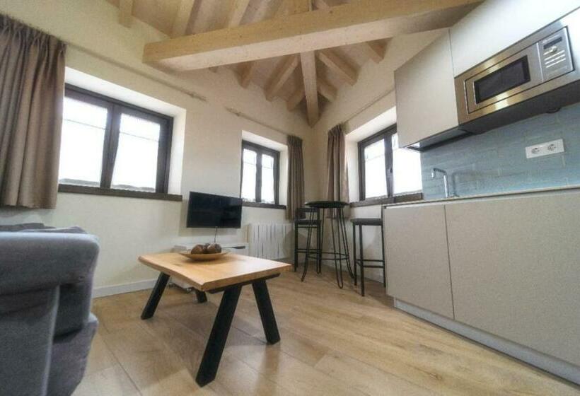 Apartamentos El Pericote Llanes