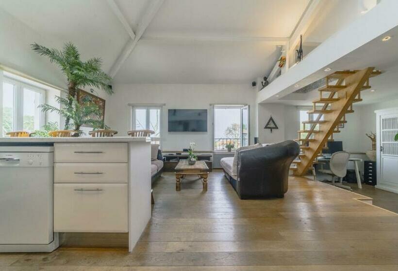 Appartement Proche Plage De La Chambre D Amour