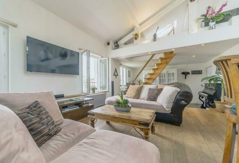 Appartement Proche Plage De La Chambre D Amour