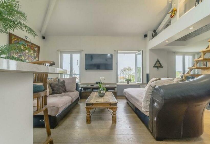 Appartement Proche Plage De La Chambre D Amour