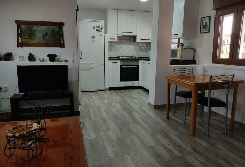 Confortable Casa Rural Con Ecohuerto Y Jardín