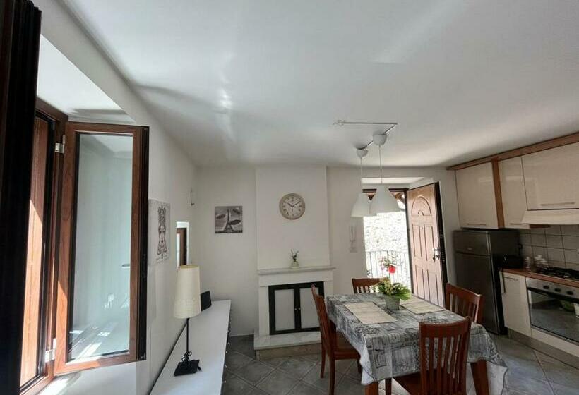 Dai Dico La Pace Nel Borgo