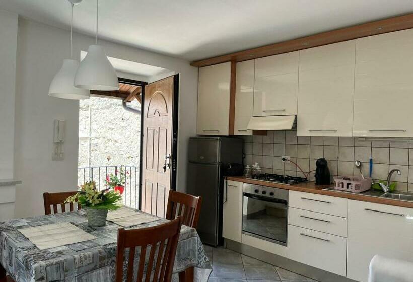 Dai Dico La Pace Nel Borgo