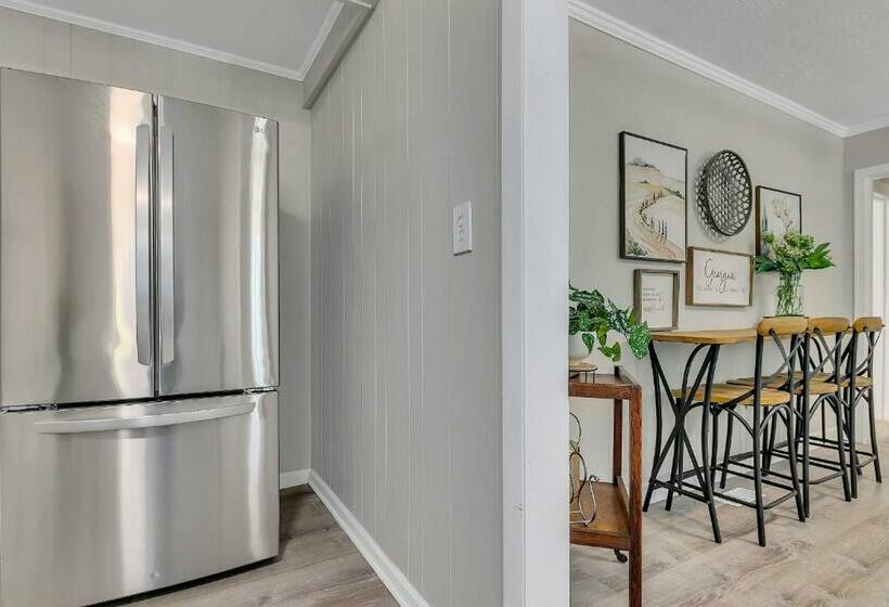 Goodkarma Rentals Gorgeous Interiors Gorgeous Outdoor Living Space With A Huge Fenced Backyard Coffe