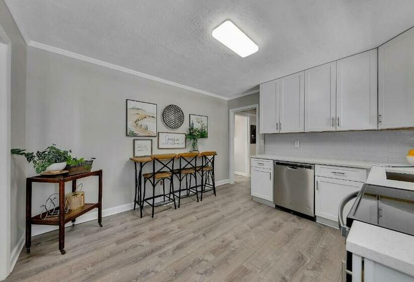 Goodkarma Rentals Gorgeous Interiors Gorgeous Outdoor Living Space With A Huge Fenced Backyard Coffe