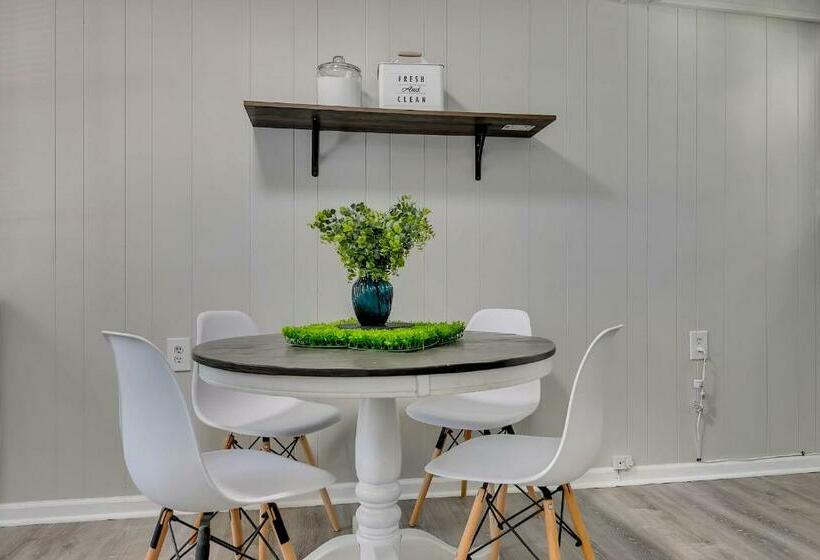 Goodkarma Rentals Gorgeous Interiors Gorgeous Outdoor Living Space With A Huge Fenced Backyard Coffe