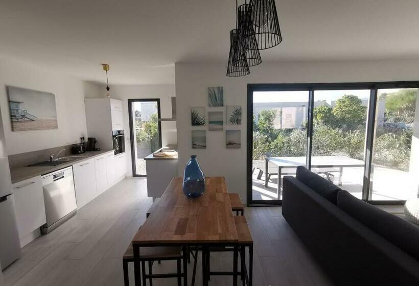 Cala Rossa, Pinarello, Saint Cyprien   La Villa D Alice