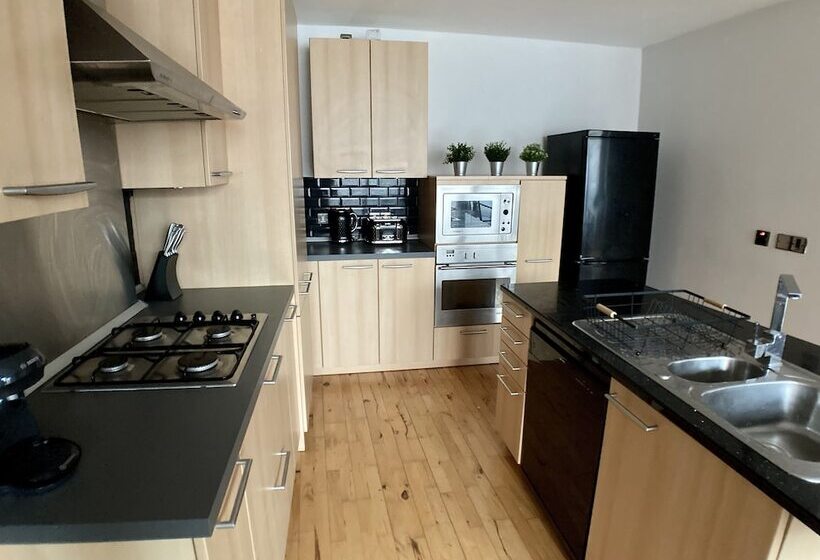 Linen Quarter Apartments