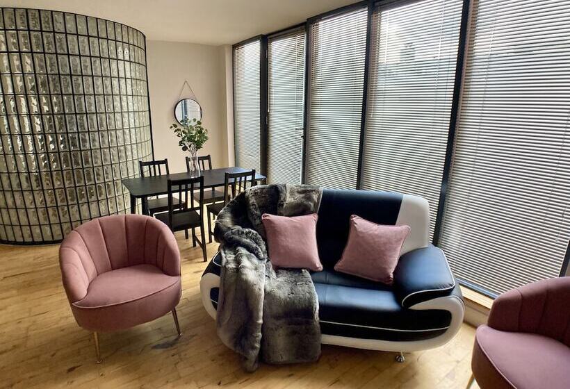 Linen Quarter Apartments