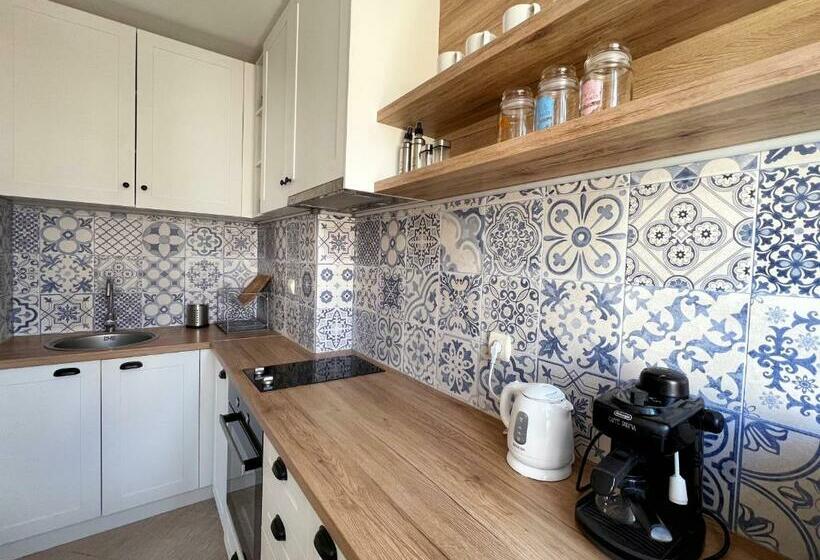 Lovely Apartment With Balcony In Pomorie Old Town