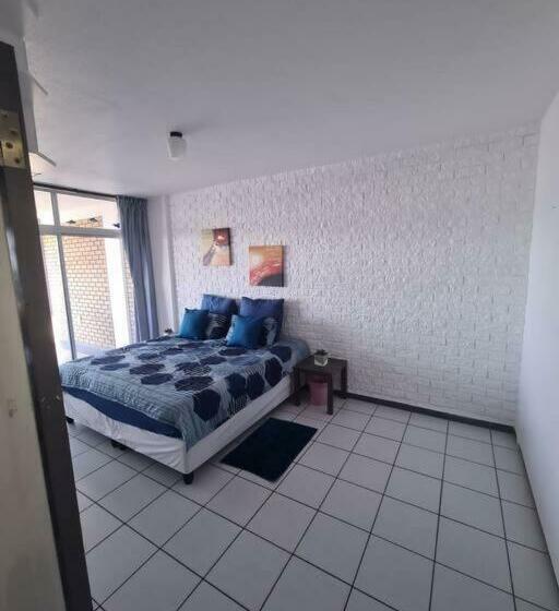 Margate, Granada 303