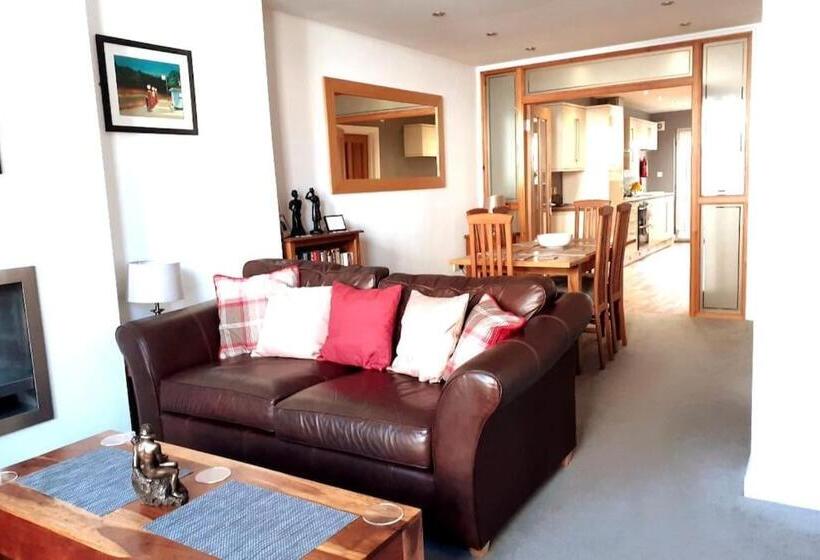 Superb Victorian Townhouse