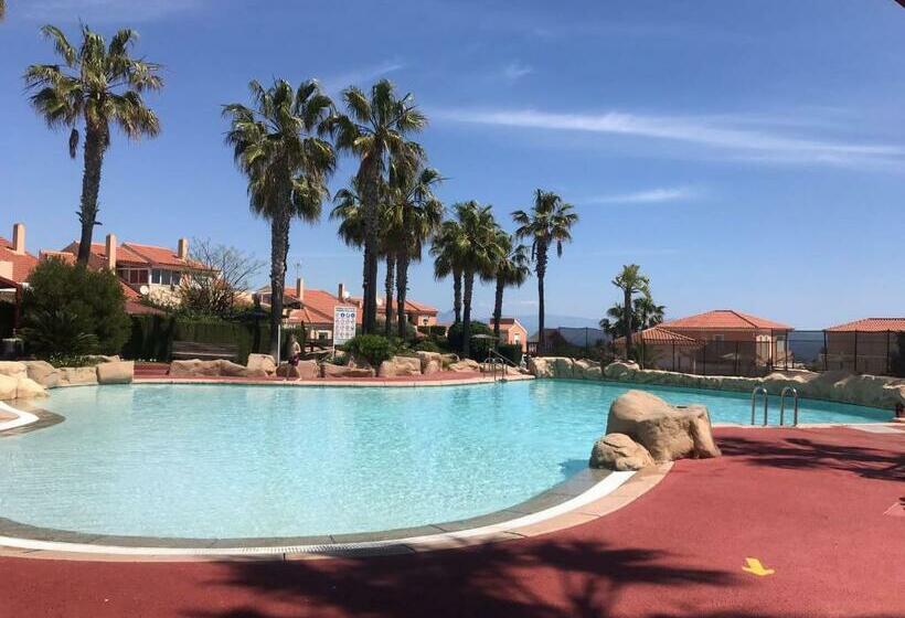 Nice House With Amazing Swimming Pool/ Just 5 Min From Beach