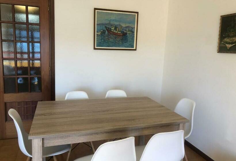 Piso Centro De Raxò