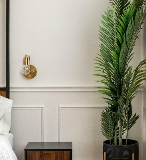 Pool House With Hot Tub And Cinema