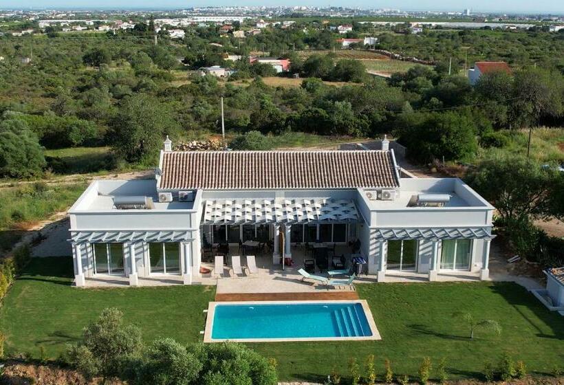 Semi Detached Villa With Pool In Rural Setting